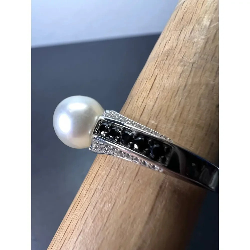 White cultured pearl and black spinel sterling silver ring size 9 - Picture 3 of 10